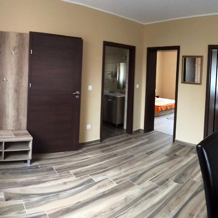 Adrienn Apartman Appartement Sárvár Buitenkant foto