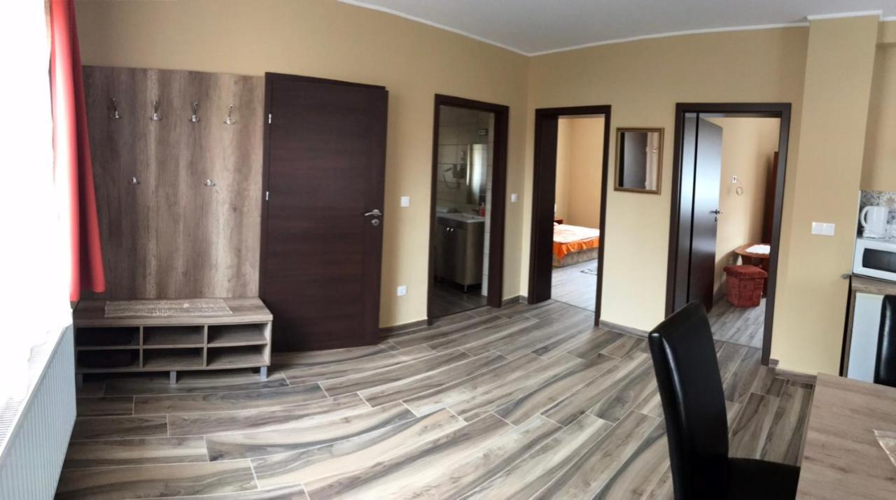 Adrienn Apartman Sárvár Buitenkant foto