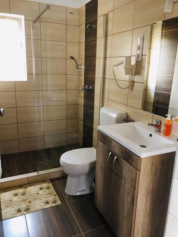 Adrienn Apartman Appartement Sárvár Buitenkant foto